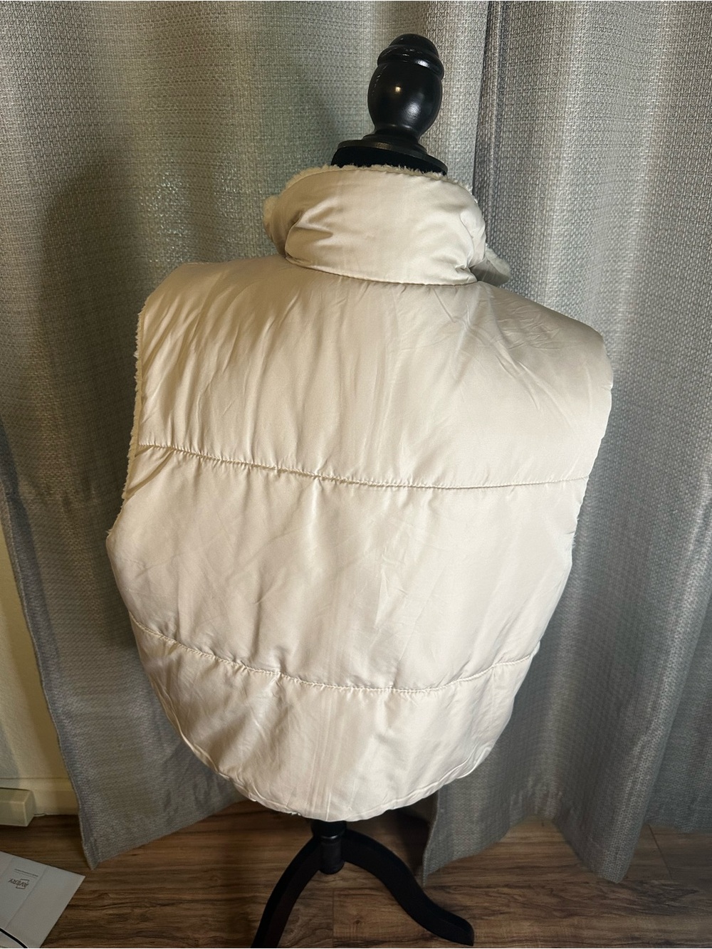 No Boundaries Reversible Sherpa & Puffer Vest in Cream - Picture 2 of 6